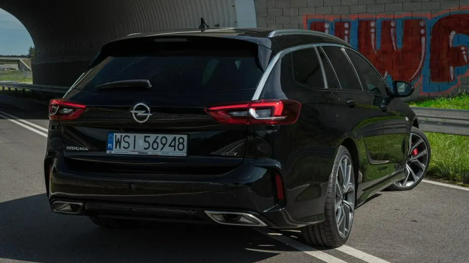 OPEL Insignia -