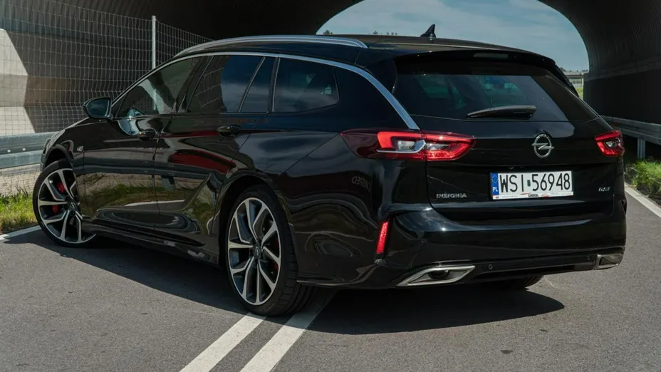 OPEL Insignia -