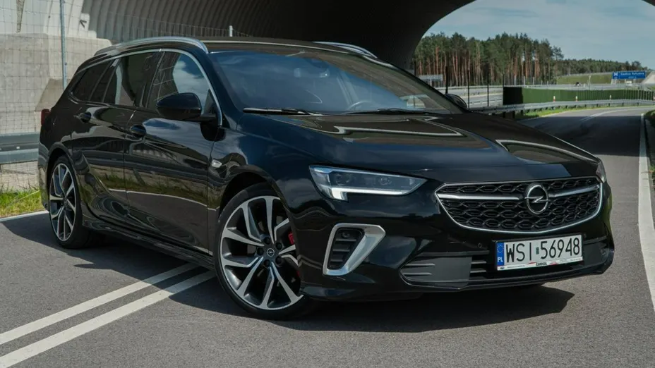 OPEL Insignia -