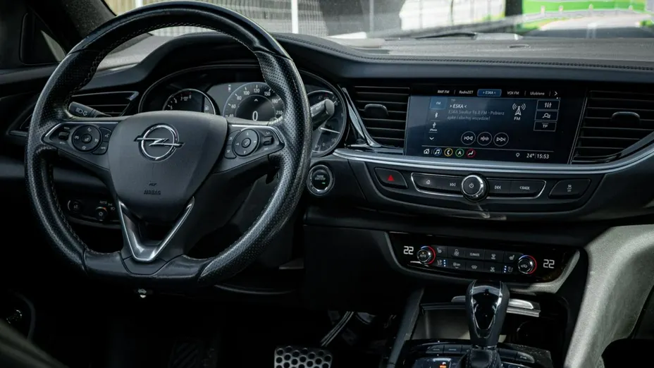 OPEL Insignia -
