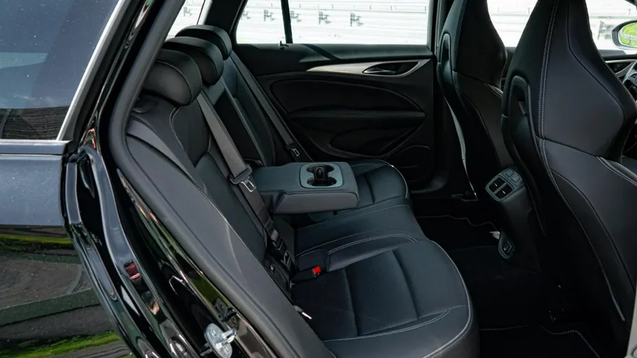 OPEL Insignia -