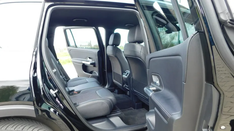 MERCEDES-BENZ GLB -