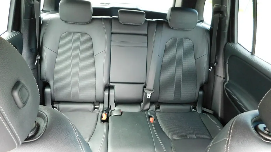 MERCEDES-BENZ GLB -