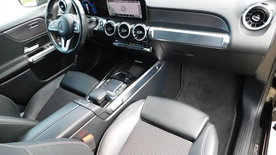MERCEDES-BENZ GLB -