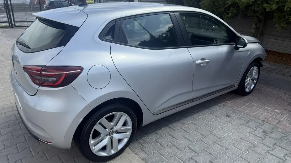 RENAULT Clio -
