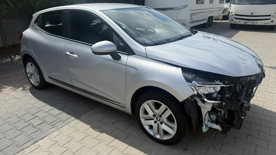 RENAULT Clio -