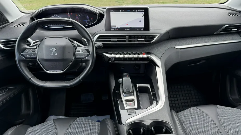 PEUGEOT 3008 -