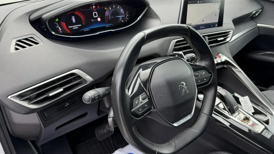 PEUGEOT 3008 -