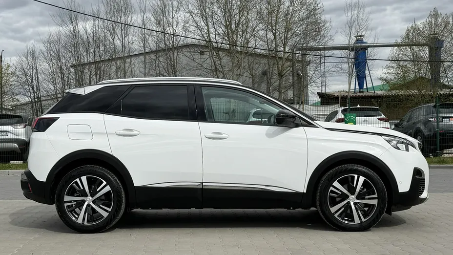 PEUGEOT 3008 -