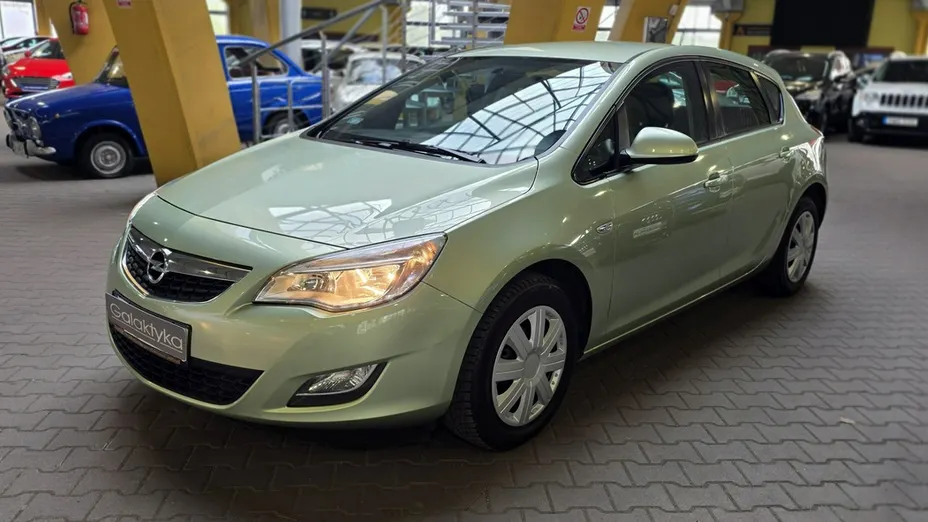 OPEL Astra -