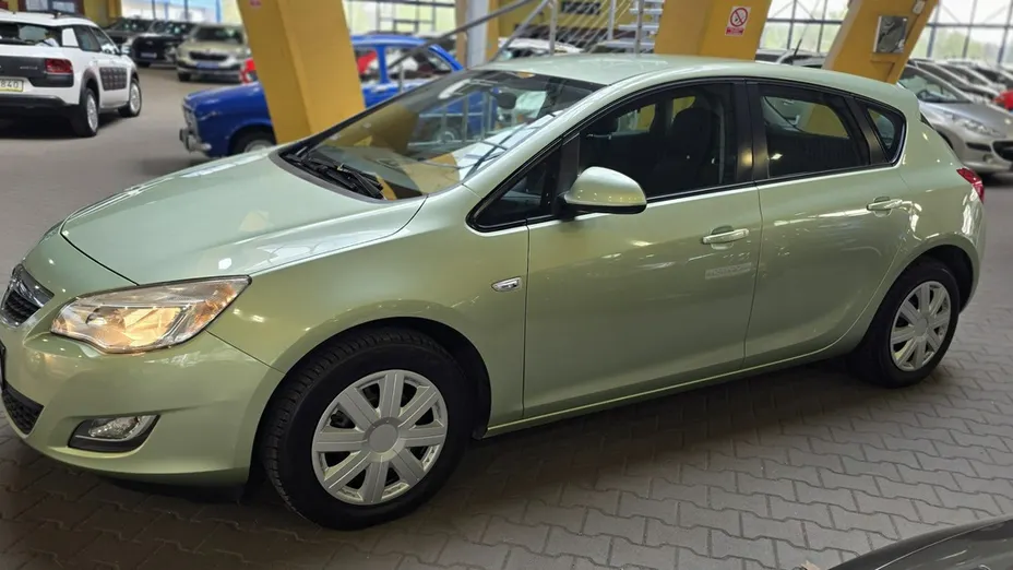 OPEL Astra -