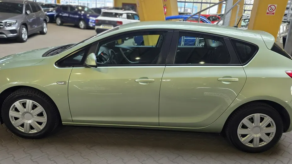 OPEL Astra -