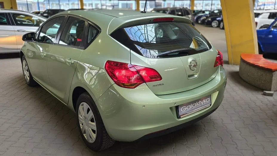 OPEL Astra -
