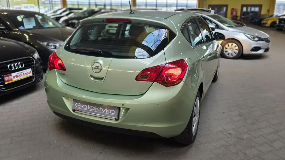 OPEL Astra -