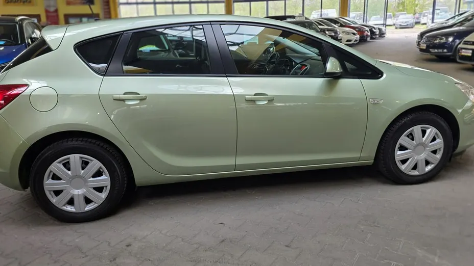 OPEL Astra -