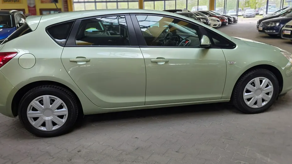 OPEL Astra -