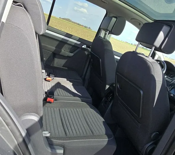 VOLKSWAGEN Touran -