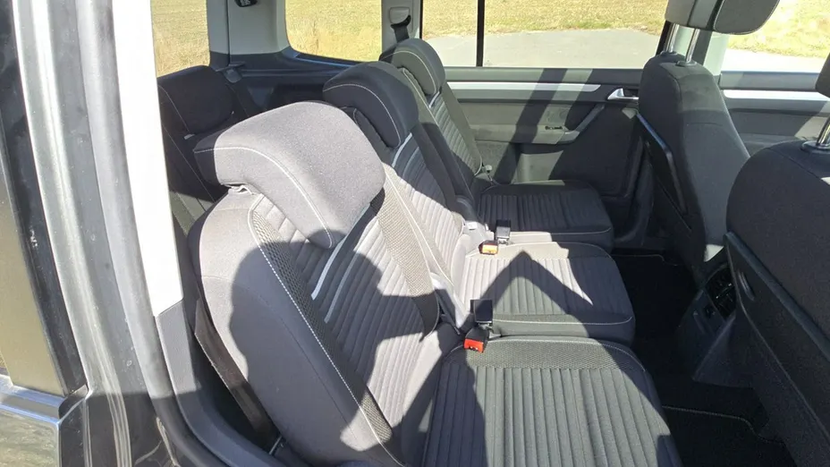 VOLKSWAGEN Touran -