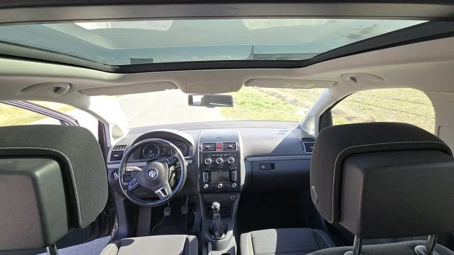 VOLKSWAGEN Touran -