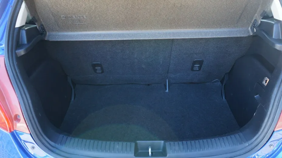 MAZDA 2 -