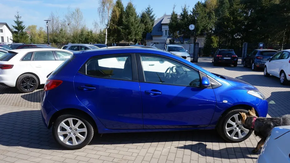 MAZDA 2 -