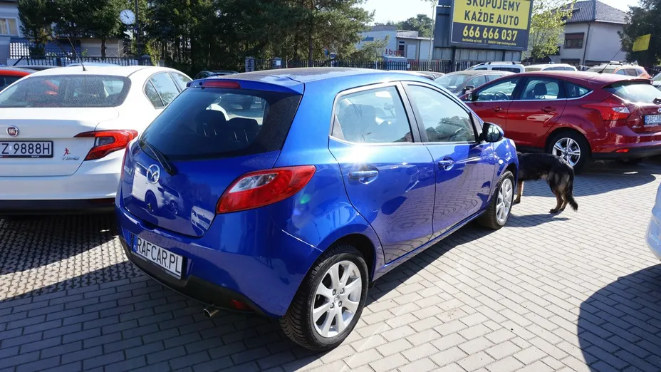 MAZDA 2 -
