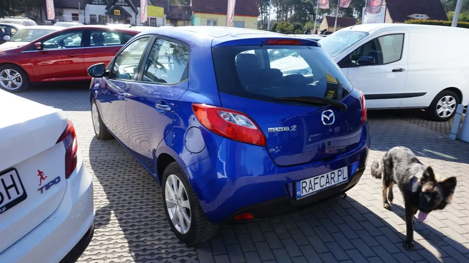 MAZDA 2 -
