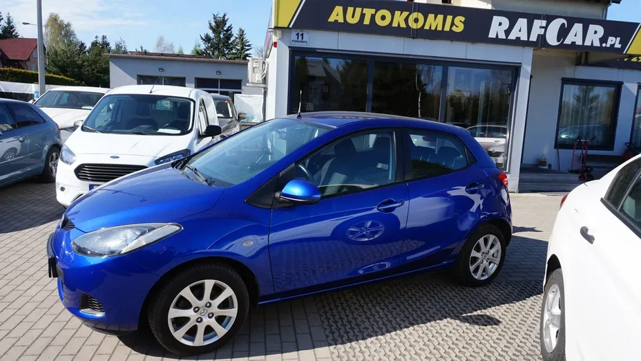 MAZDA 2 -