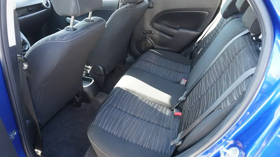 MAZDA 2 -