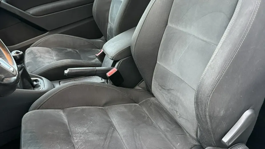 VOLKSWAGEN Golf -