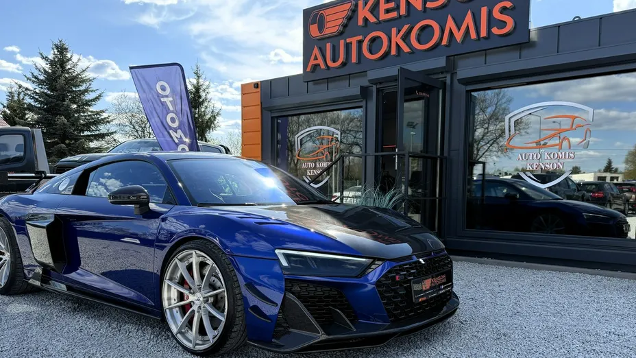 AUDI R8 -