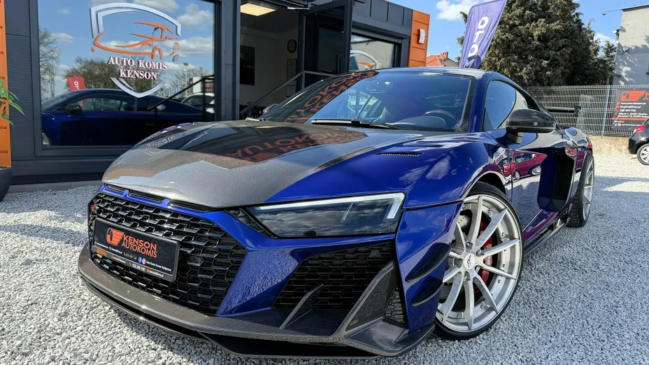 AUDI R8 -
