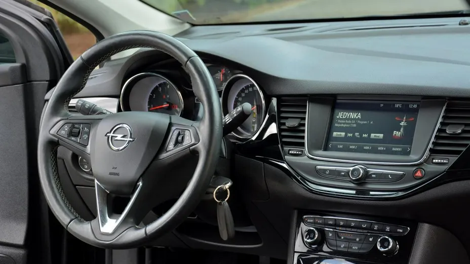 OPEL Astra -