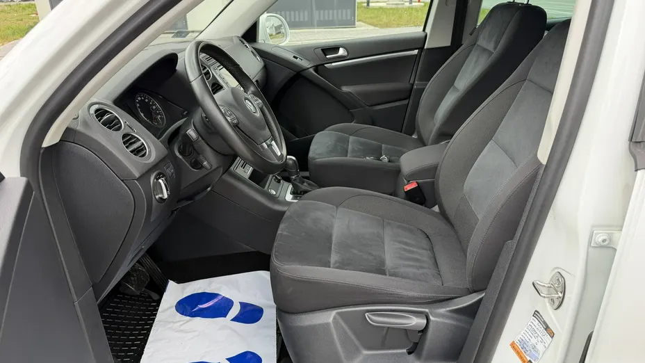 VOLKSWAGEN Tiguan -