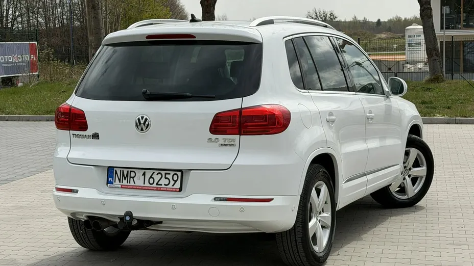 VOLKSWAGEN Tiguan -