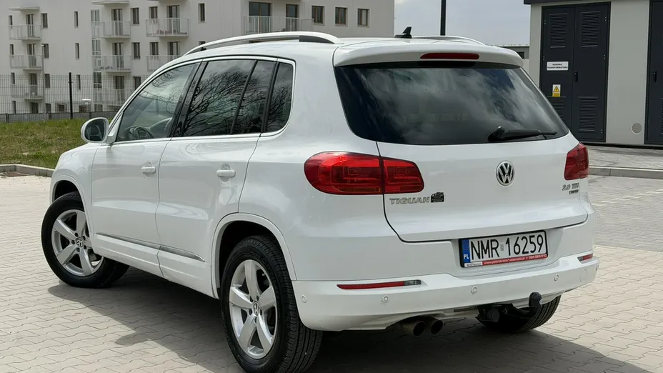 VOLKSWAGEN Tiguan -