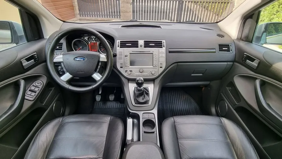 FORD Kuga -