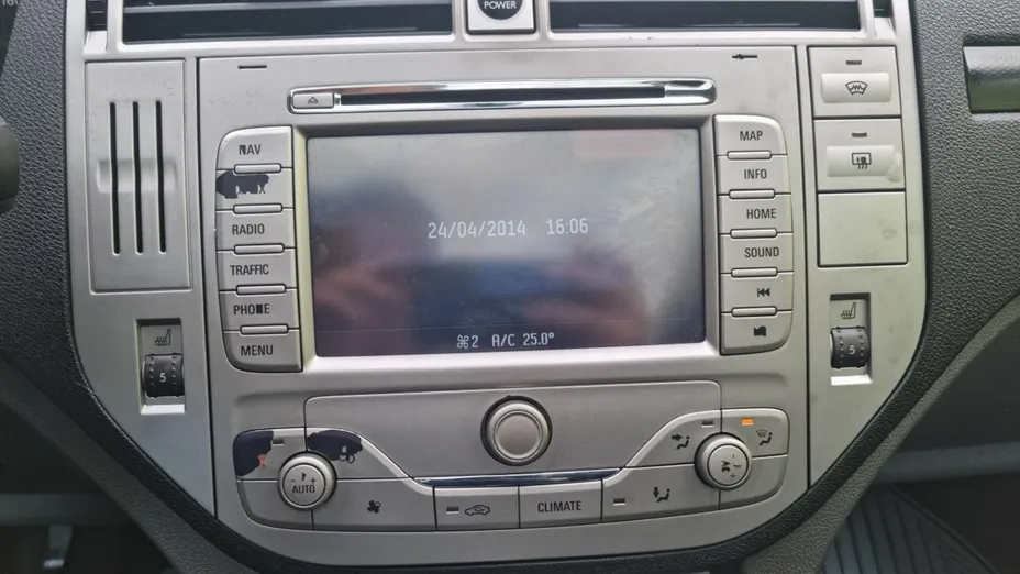 FORD Kuga -