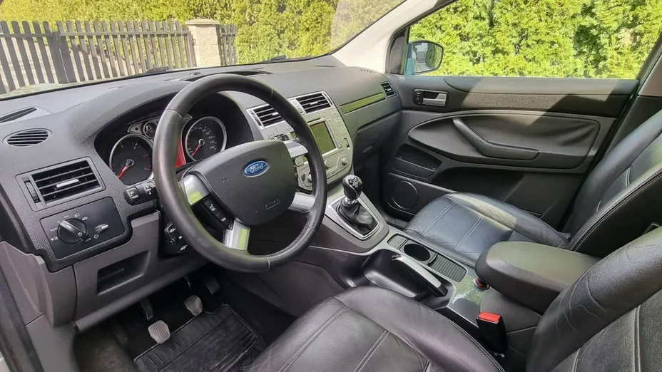 FORD Kuga -
