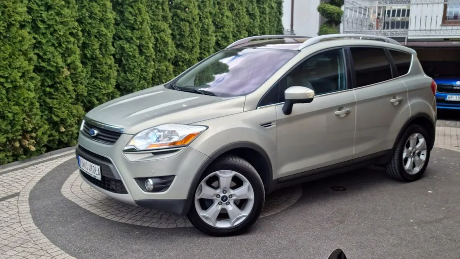 FORD Kuga -