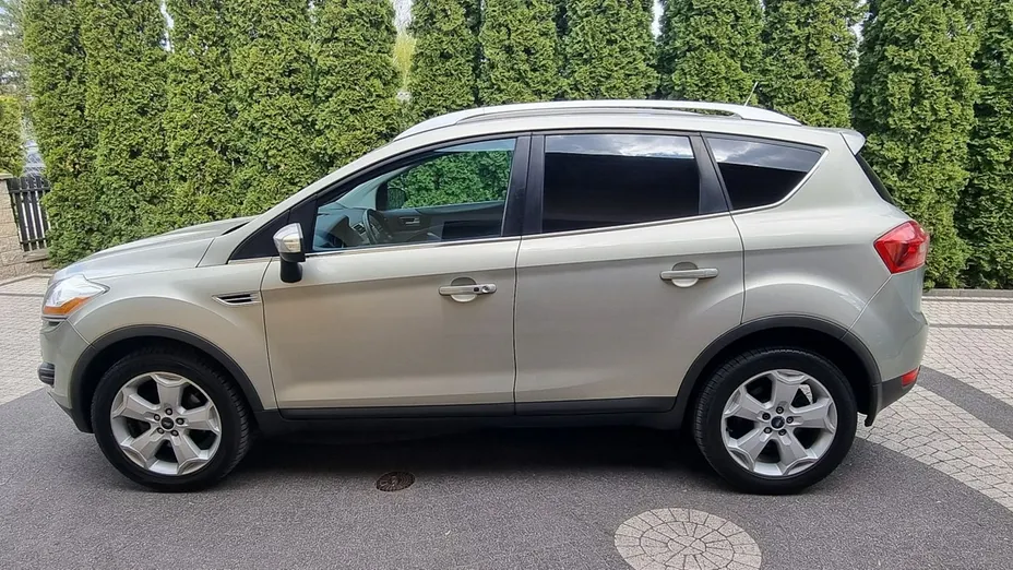 FORD Kuga -