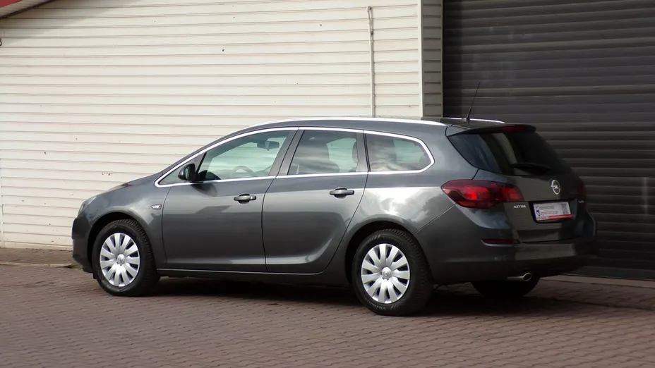 OPEL Astra -