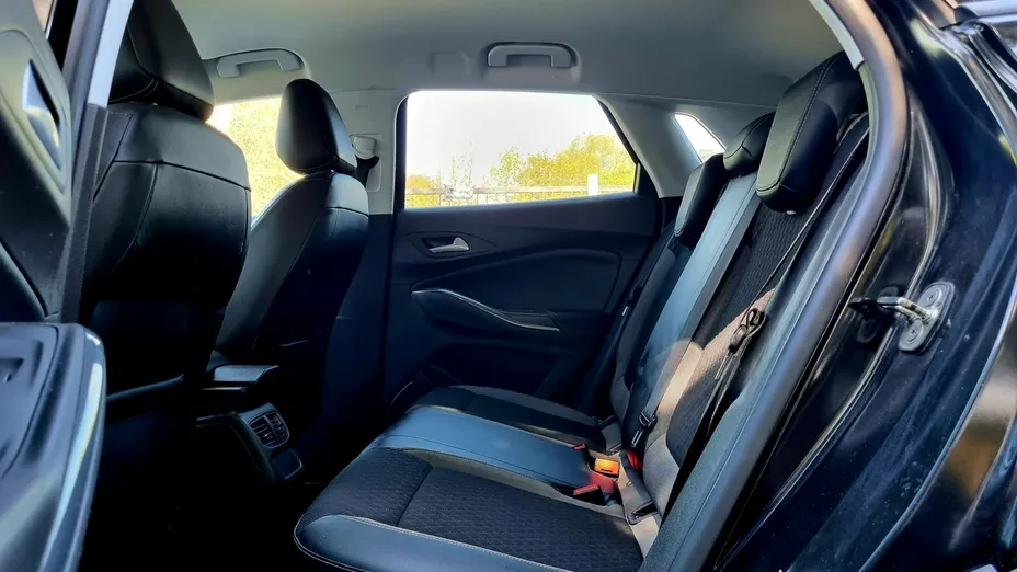 OPEL Grandland X -