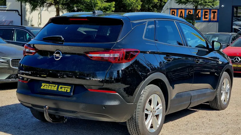 OPEL Grandland X -