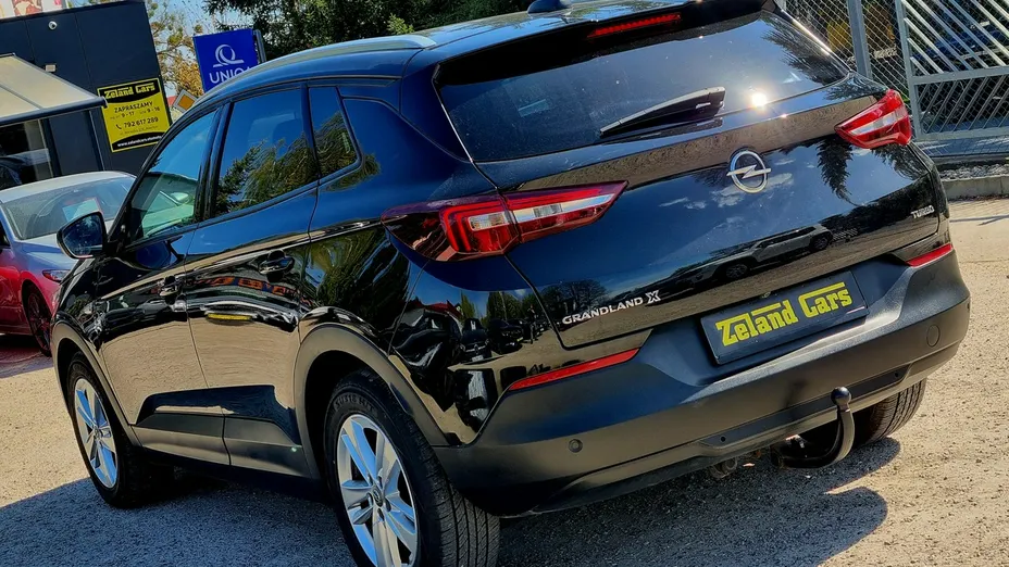 OPEL Grandland X -