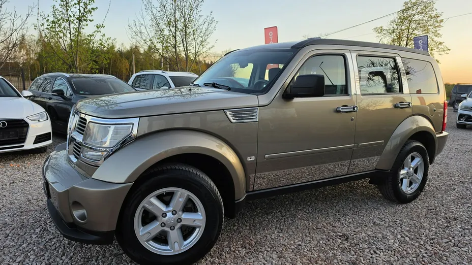 DODGE Nitro -