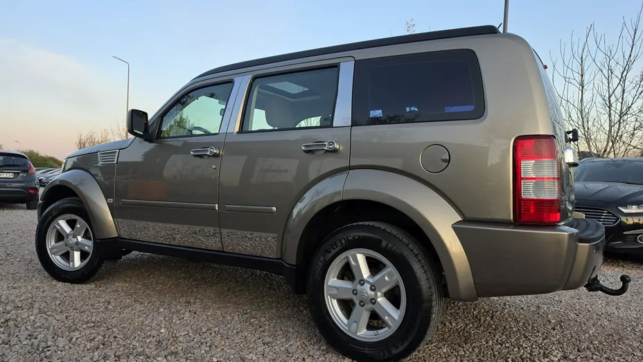 DODGE Nitro -