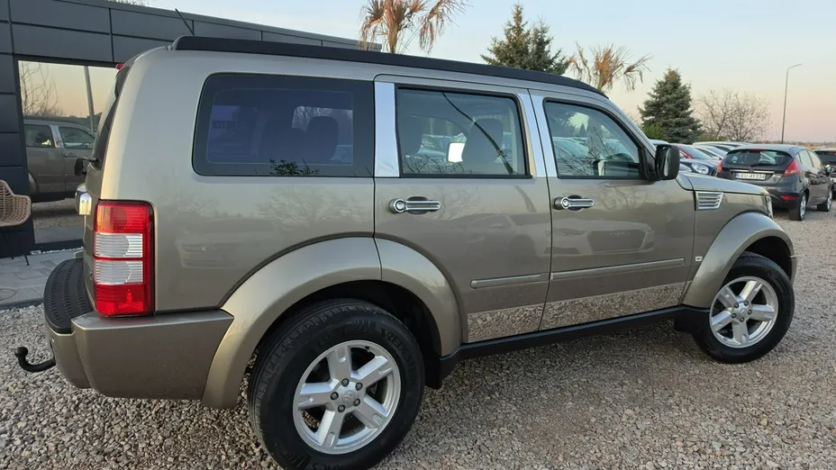 DODGE Nitro -