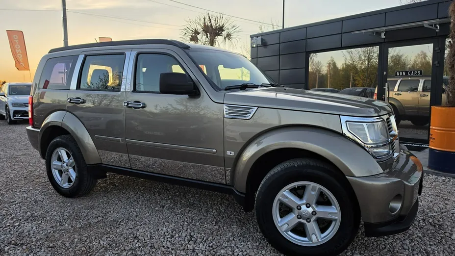 DODGE Nitro -