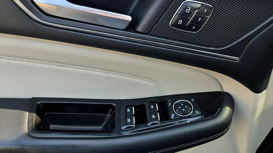 FORD Edge -